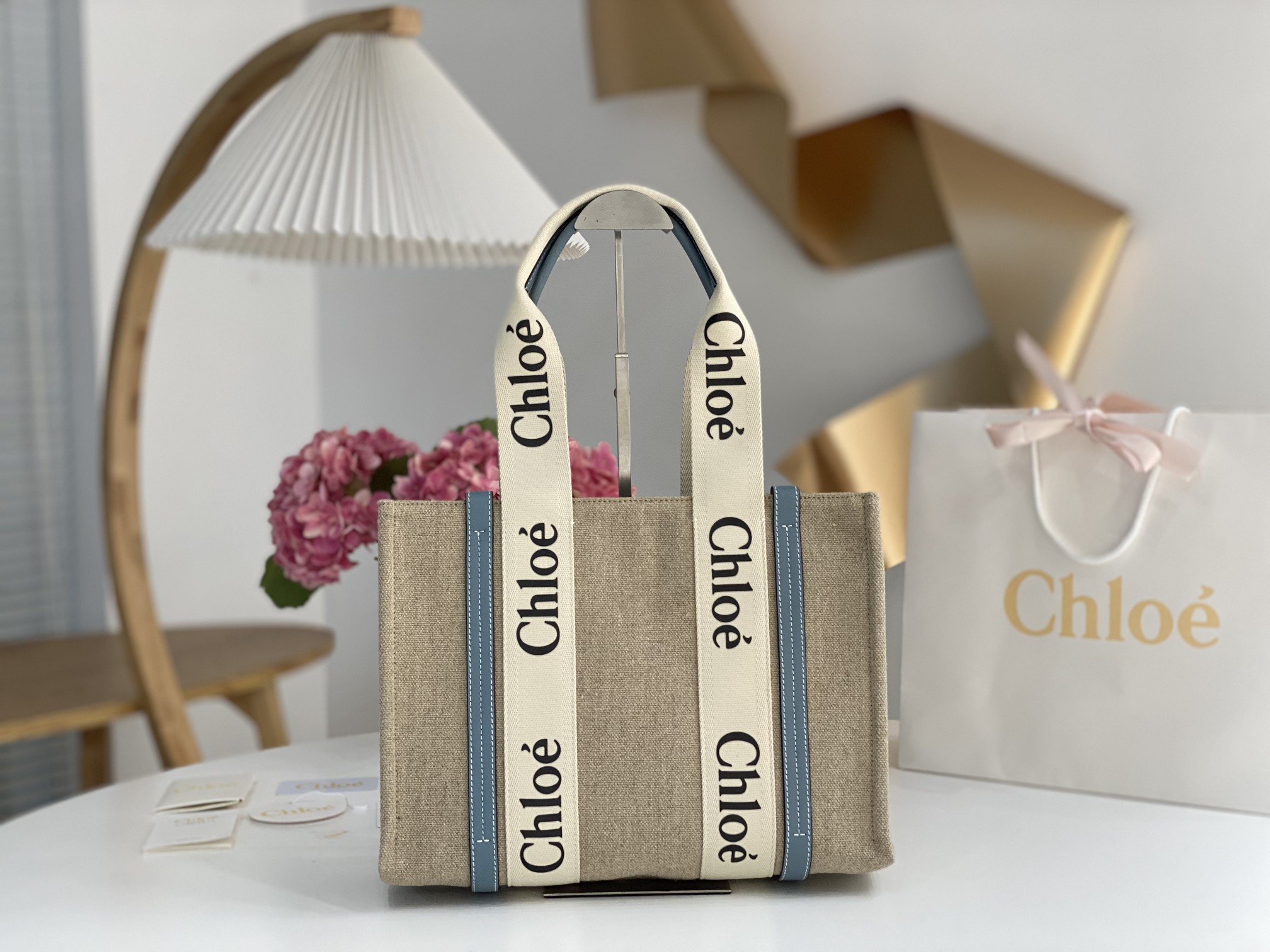 Chloe Medium Woody Tote Bag In Linen